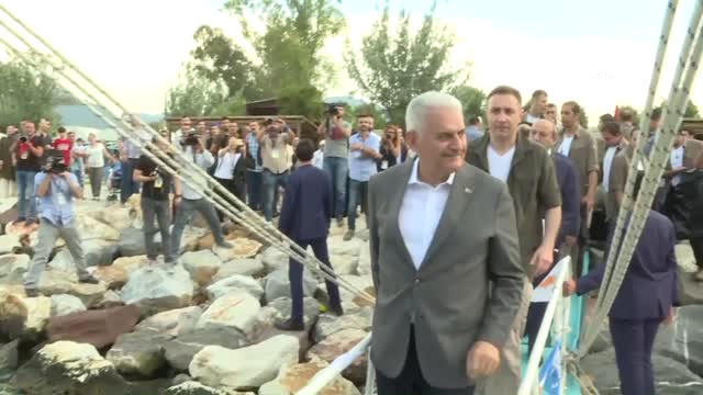 Başbakan Yıldırım, İlk Kez Oy Kullanacak Gençlerle Tekne Turu Yaptı