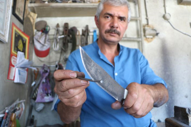 Sivas’ta Üretilen Demir Kesen Bıçağın Özelliği Sır Gibi Saklanıyor
