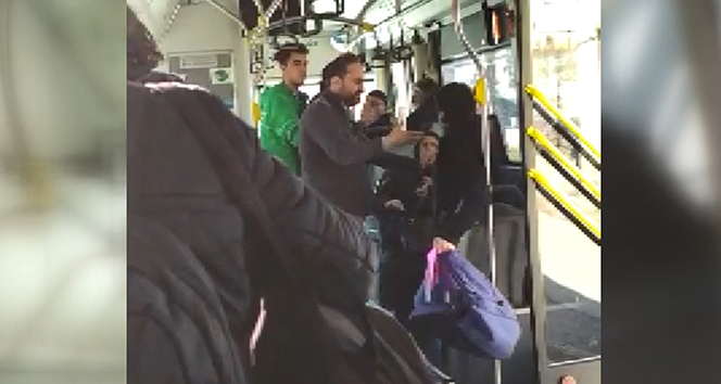 Özel halk otobüsündeki kavga çocukların çekirdek yemesinden çıkmış