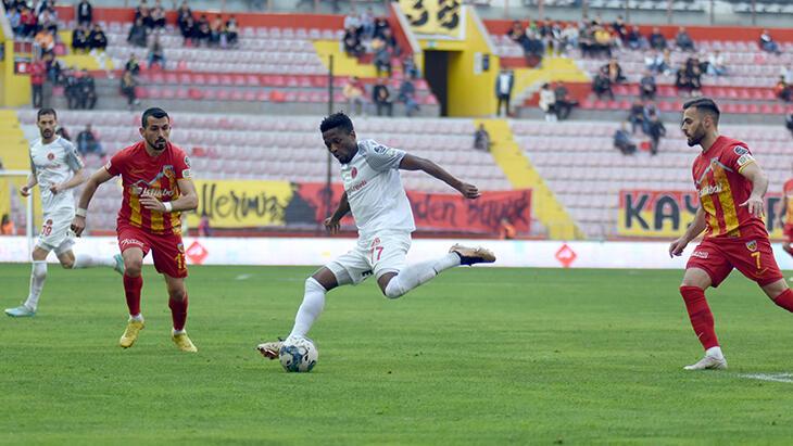 Kayserispor – Ümraniyespor maçından kareler