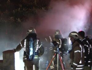 Ümraniye’de işyerinde korkutan yangın! Alev alev yandı…