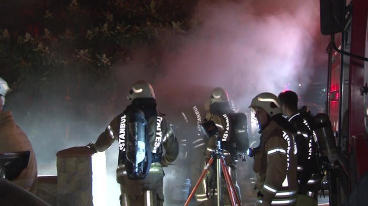 Ümraniye’de işyerinde korkutan yangın! Alev alev yandı…