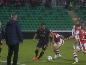 İrlanda’da gol sesi çıkmadı! Başakşehir işi rövanşa bıraktı