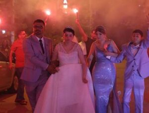 Mersin’de damatsız düğün! Kuaför, davul zurna, pasta, her şey tamdı