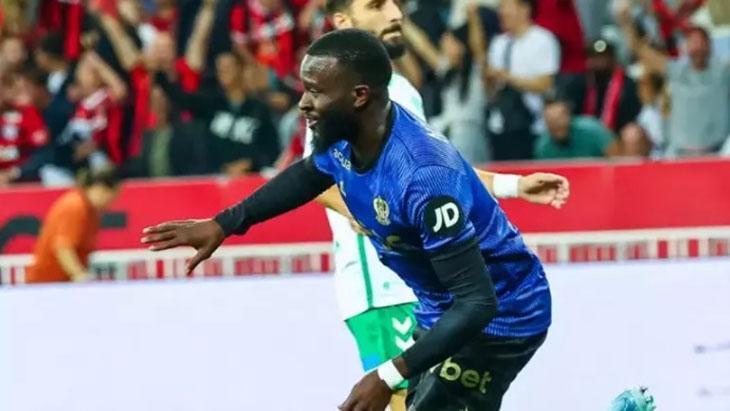 Galatasaray’dan ayrıldı kendini buldu! Tanguy Ndombele gösteriye devam ediyor