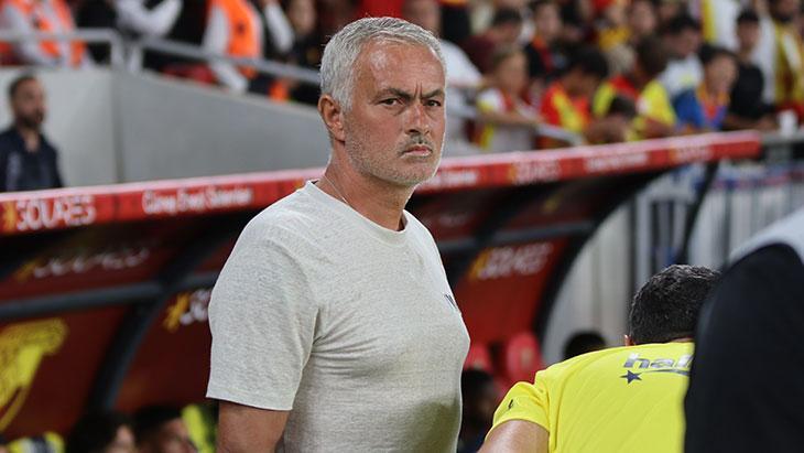 Mourinho futbolculara sert yüzünü gösterdi: Gereğini yaparım