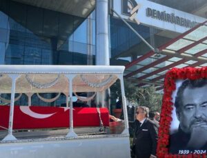 Başyazarımız Güneri Cıvaoğlu’na veda