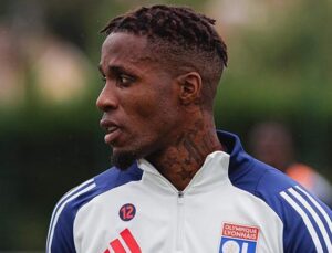 Lyon’da Wilfried Zaha depremi! Takım dışı kararı