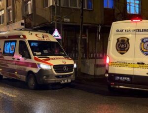 Arnavutköy’de dehşet gecesi! Çocuklarının önünde eşini tekraren bıçakladı