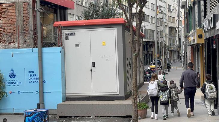 Şişli’de İBB’nin yola taşıdığı trafoya esnaftan reaksiyon: Tüm esnaf şikayetçi