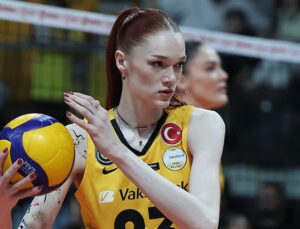 VakıfBank, voleybol derbisinde Fenerbahçe’yi 4 sette devirdi!