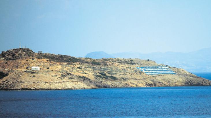 Doğu Ege adalarındaki ihlallerden vazgeçmiyor! Yunanistan’dan hukuka füze