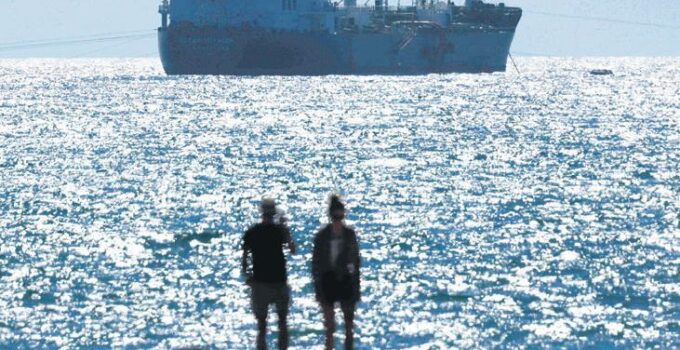 Petrol yükselişte, altın düşüşte