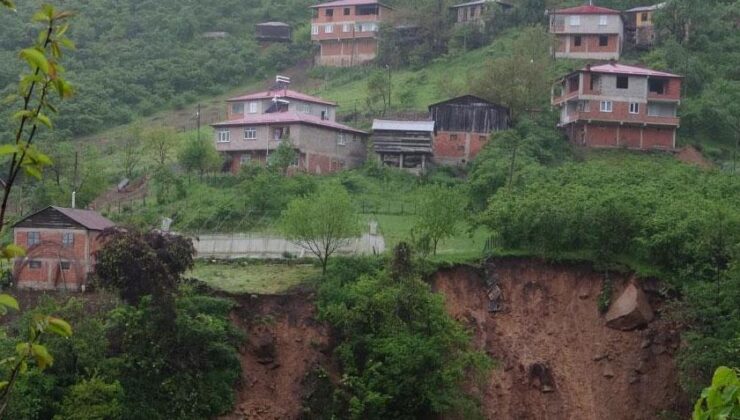 Giresun’da heyelan paniği! 11 mesken boşaltıldı