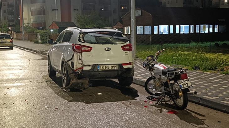 Yer: Sivas! Park halindeki cipe çarpan motosikletin şoförü hayatını kaybetti