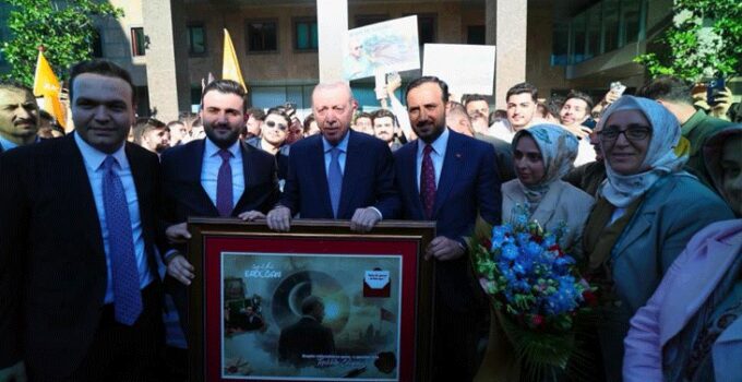 Gençlerden Cumhurbaşkanı Erdoğan’a Babalar Günü sürprizi