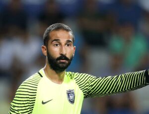 Başakşehir, Volkan Babacan’ın kontratını 1 yıl uzattığını açıkladı