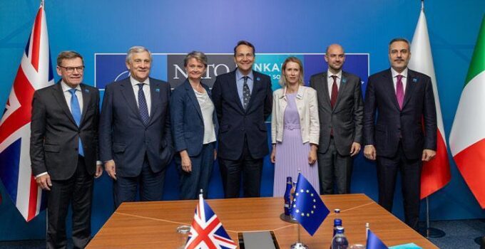 Dışişleri Bakanı Hakan Fidan, NATO Ankara Doruğu kapsamında kısıtlı iştirakli bir toplantıya iştirak etti